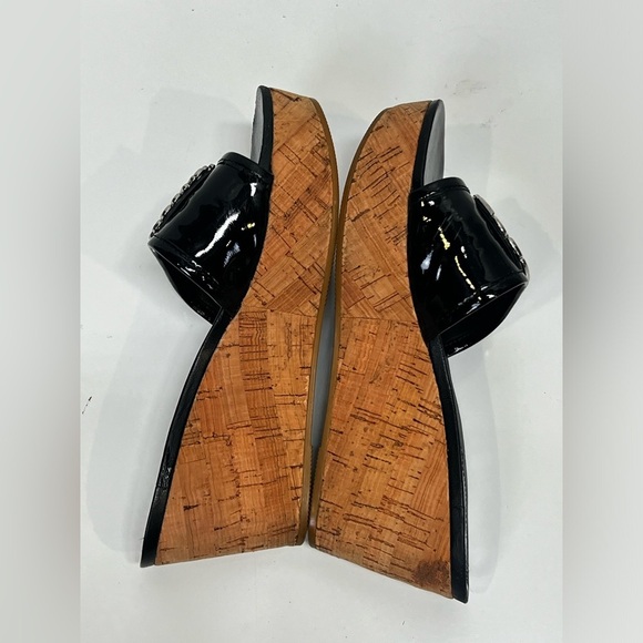COACH Black‎ patent leather platform slides size 6. - Picture 5 of 7